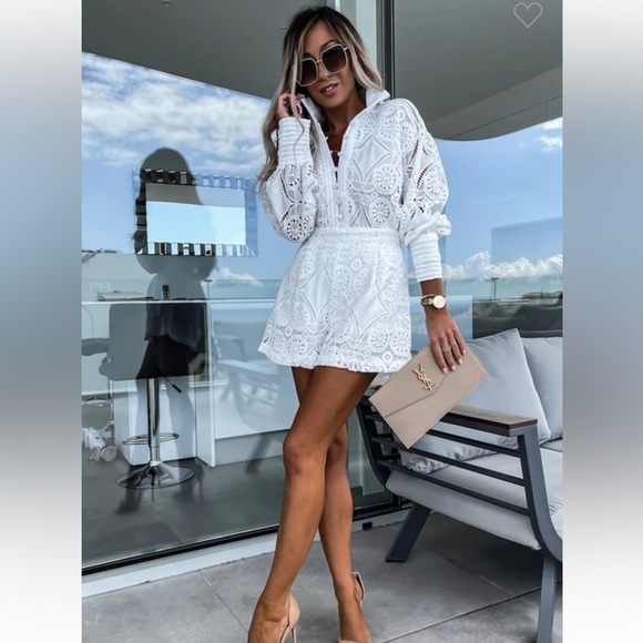 #184 STAND COLLAR LACE AND SHORT SET - Picture 2 of 4